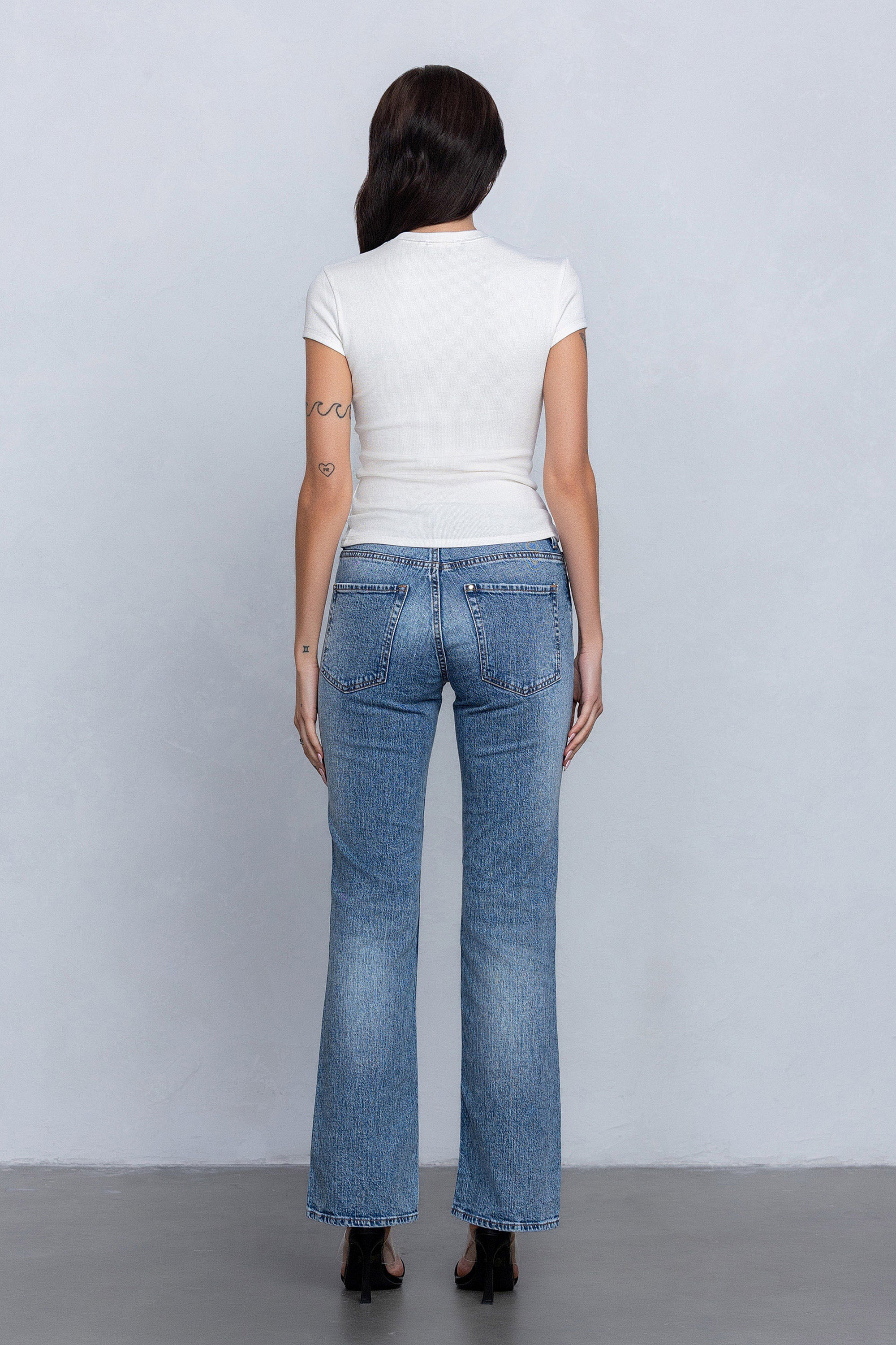 BREA RIBBED EYELET DETAIL TOP - WHITE