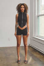 ALMA V-CUT WAISTLINE SLEEVELESS ZIP-UP TOP