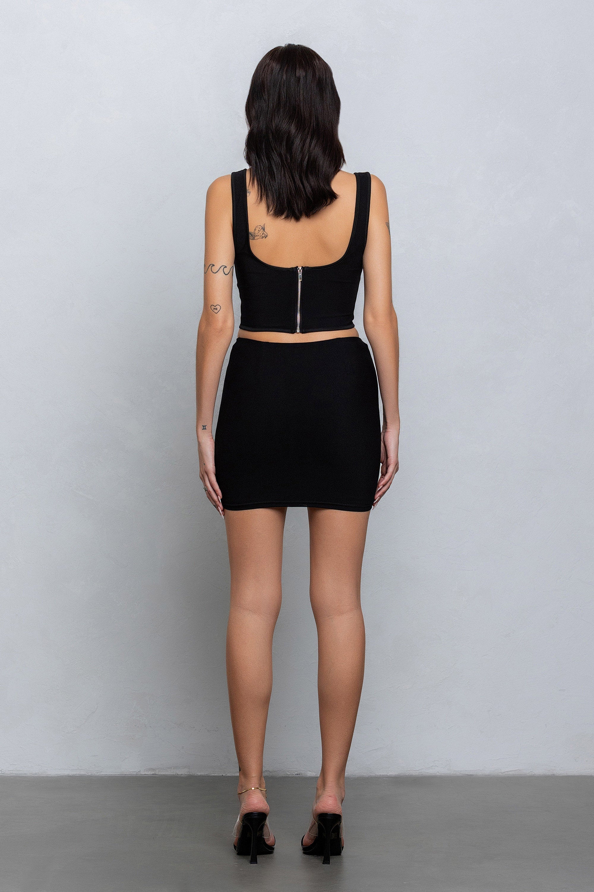 IRIS SLEEVELESS MESH TOP - BLACK