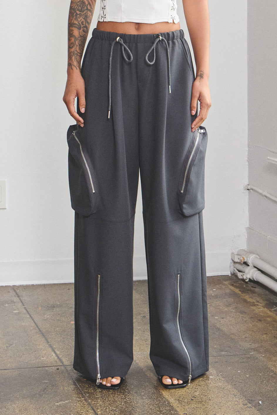 ASHER CARGO POCKET PANTS - CHARCOAL