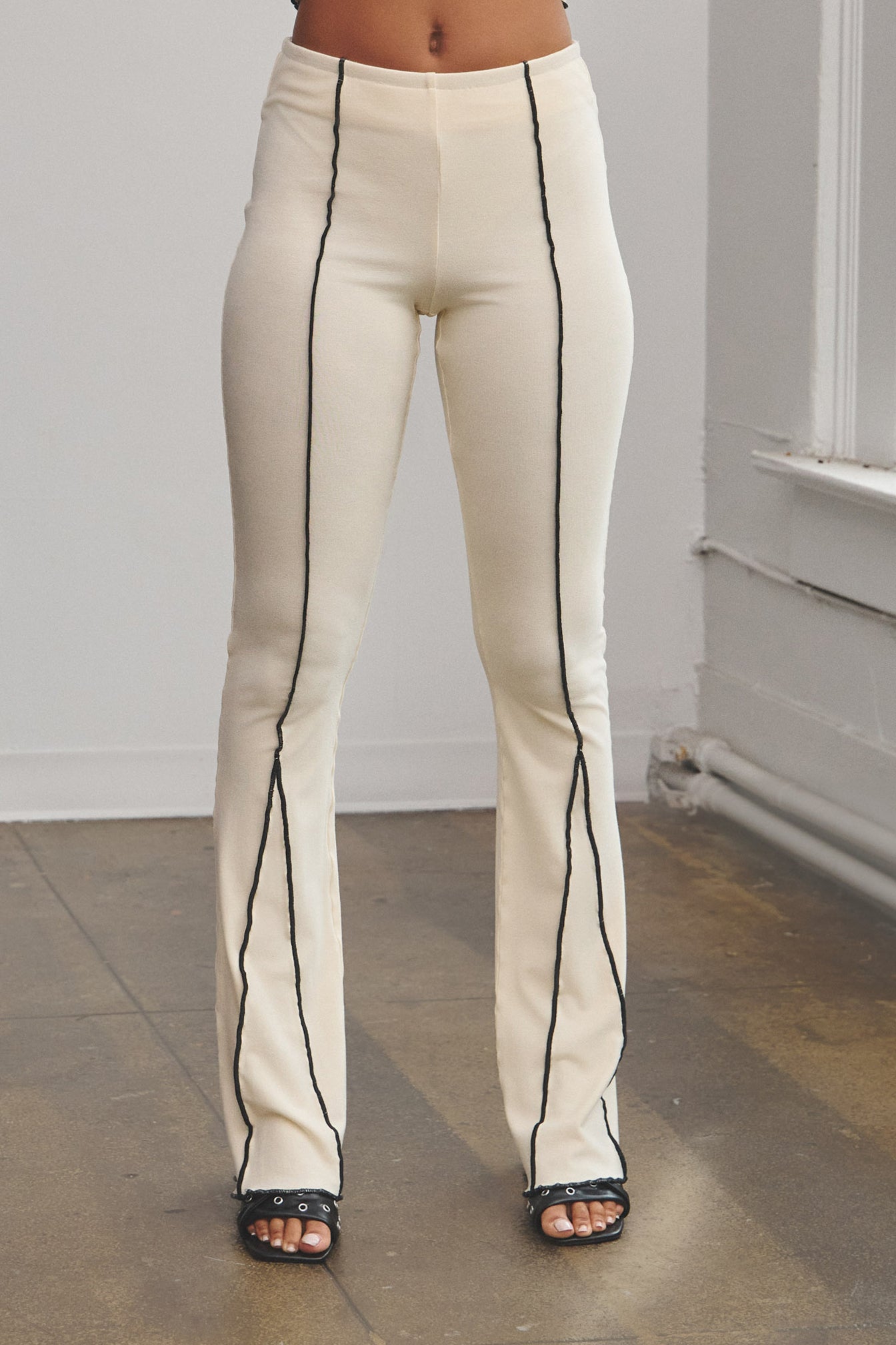 BONNIE FLARED PANTS W/ CONTRAST MERROW STITCH - CREAM