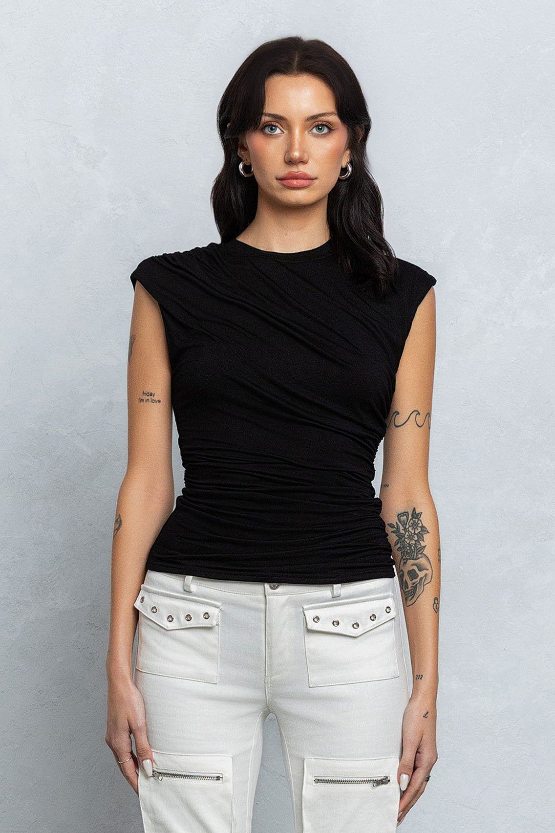 EMORIE RUCHED CAP SLEEVE TOP - BLACK
