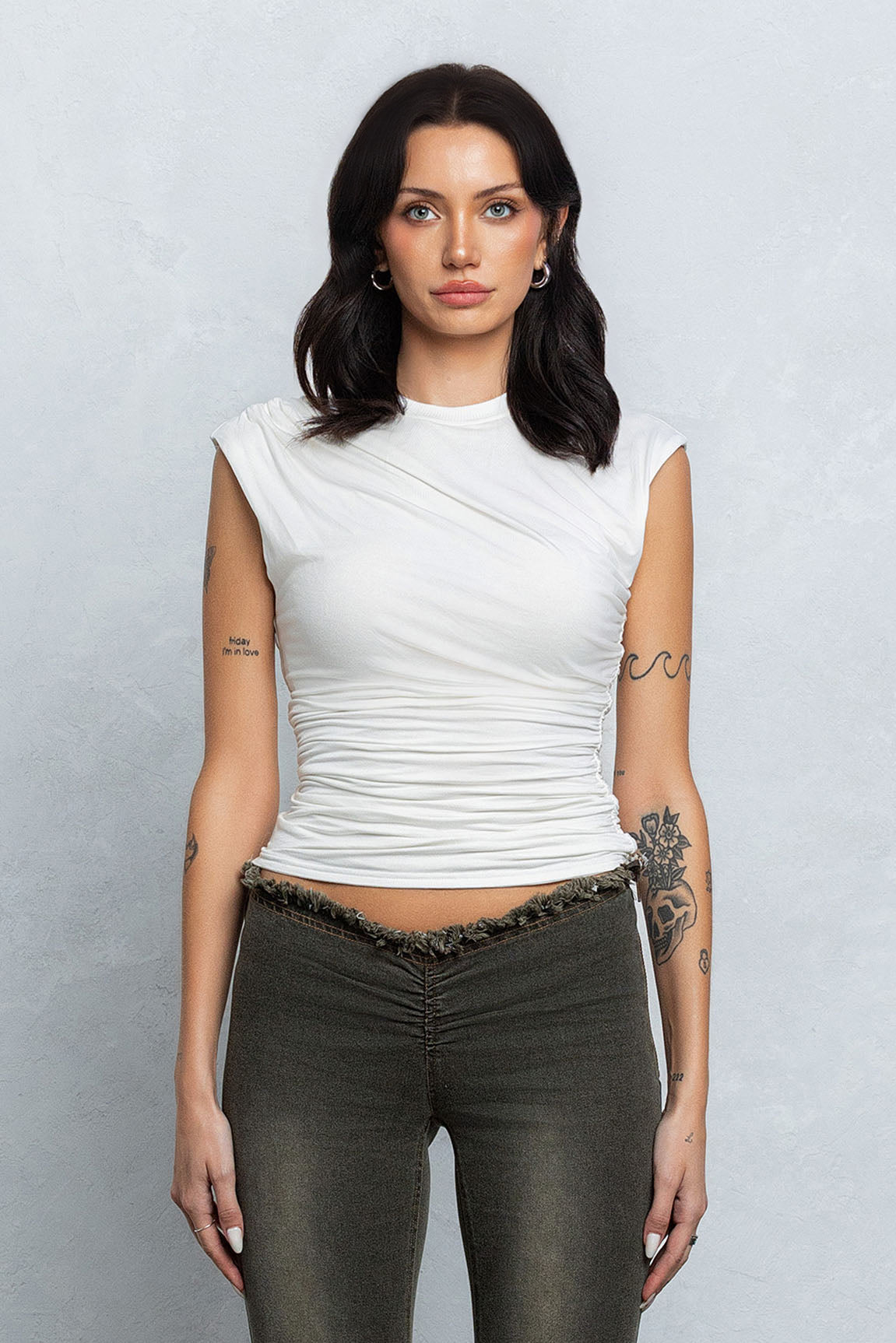 EMORIE RUCHED CAP SLEEVE TOP - WHITE