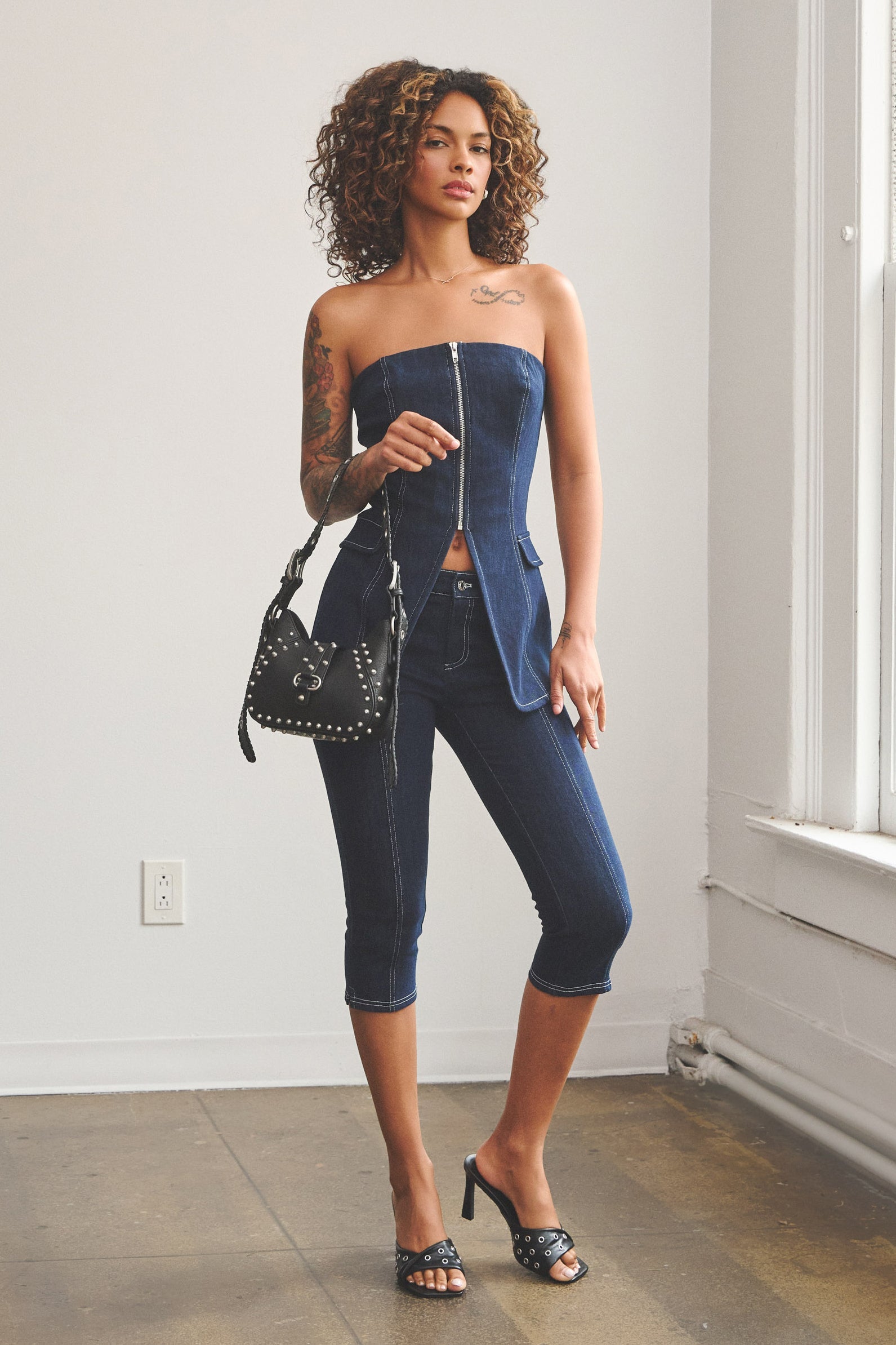 BEATRICE DENIM CAPRI PANTS