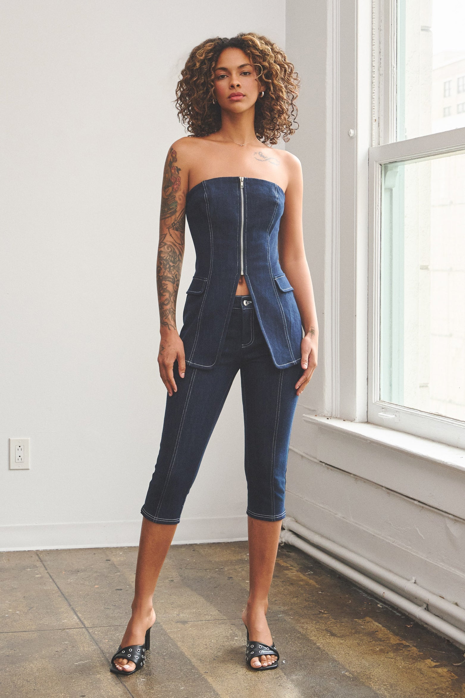 BEATRICE DENIM CAPRI PANTS