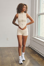 ALMA V-CUT WAISTLINE SLEEVELESS ZIP-UP TOP