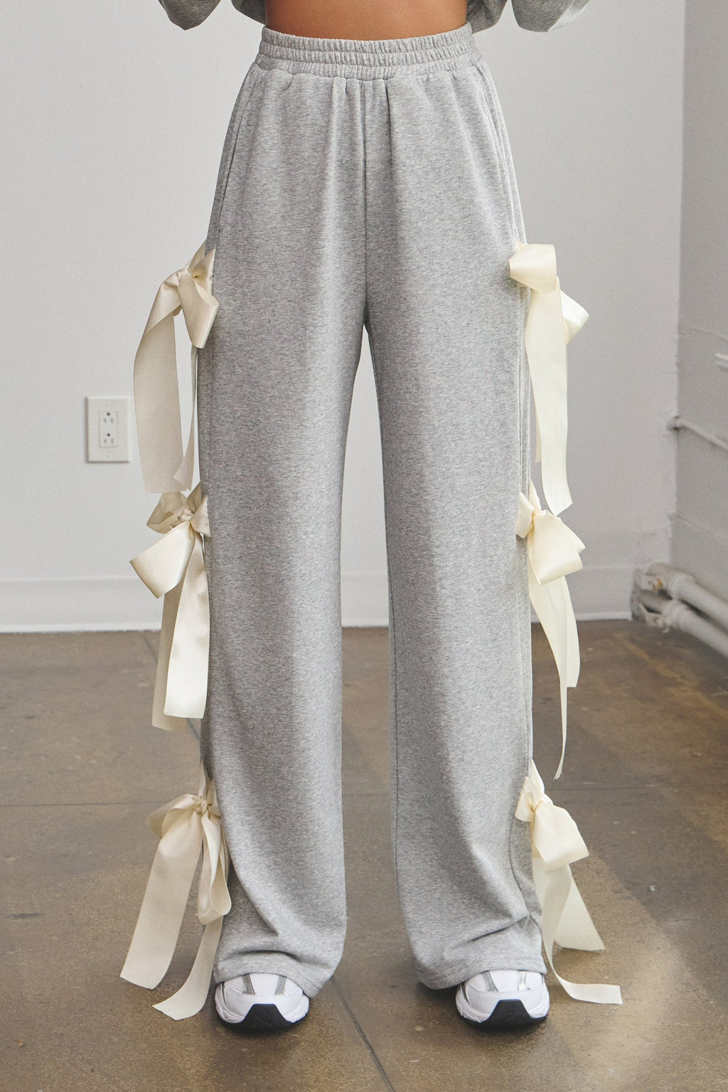 ASPEN BOW TIE WIDE SWEATPANTS - HEATHER GREY