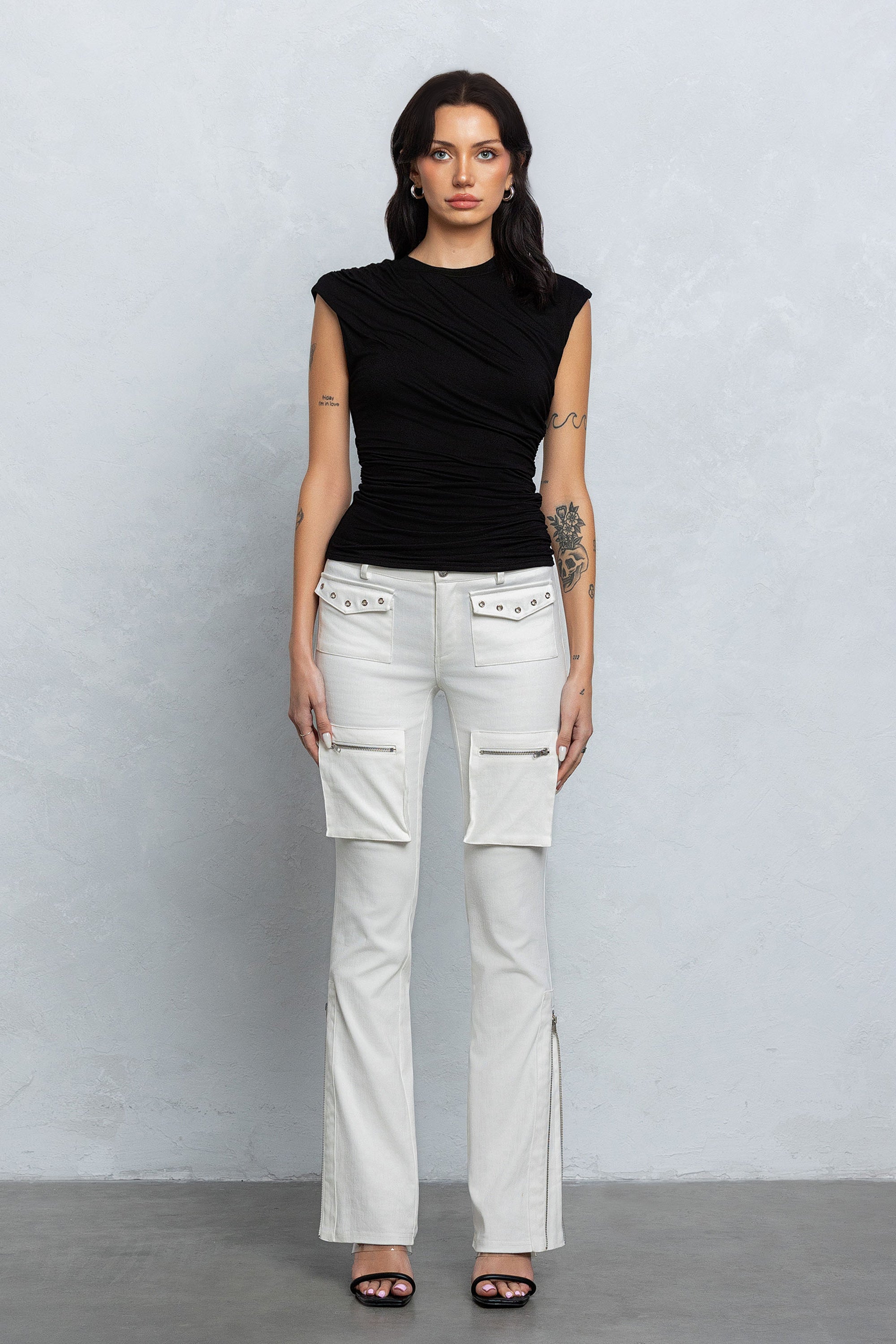 EMORIE RUCHED CAP SLEEVE TOP - BLACK