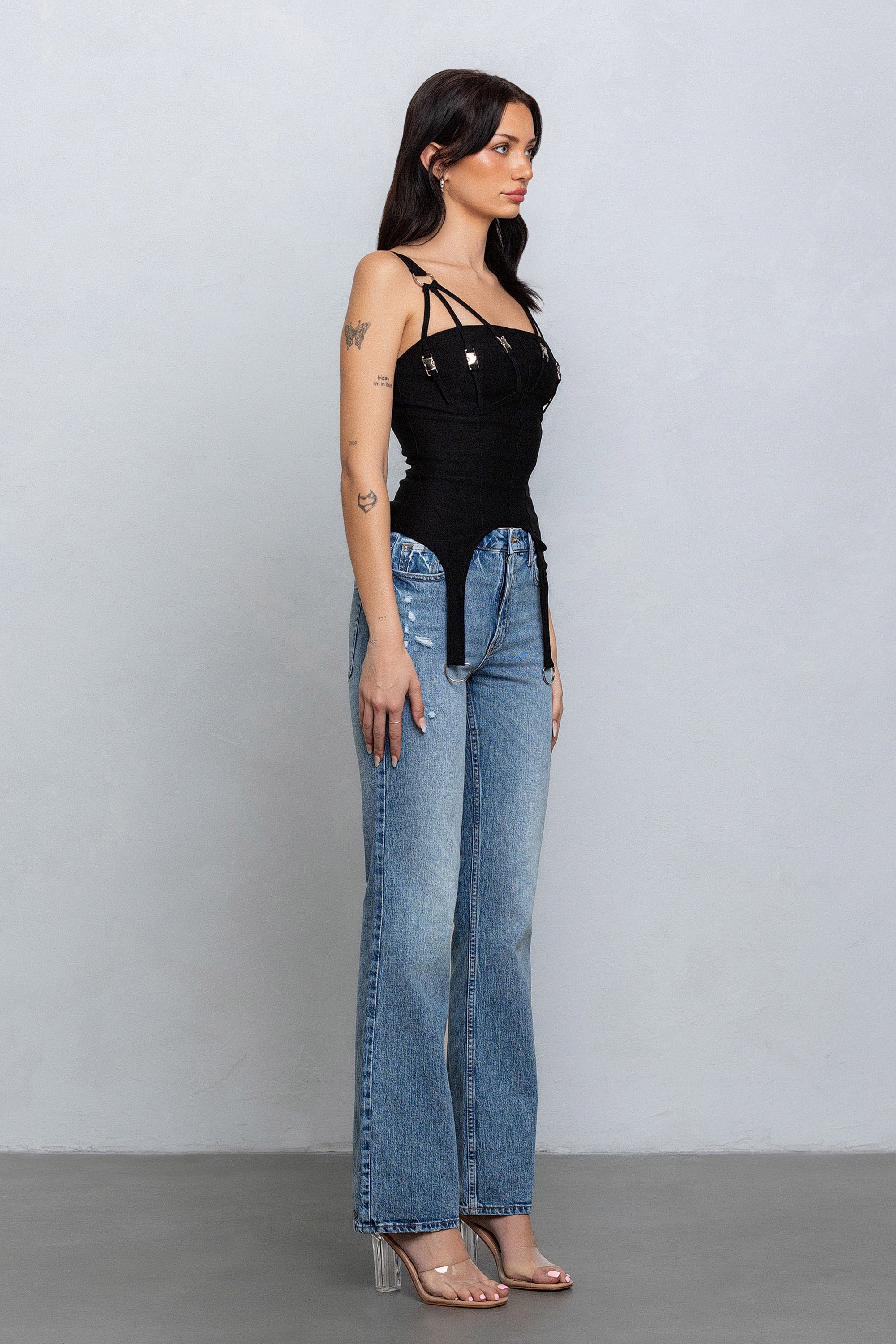 MAVEN BUCKLE TOP - BLACK