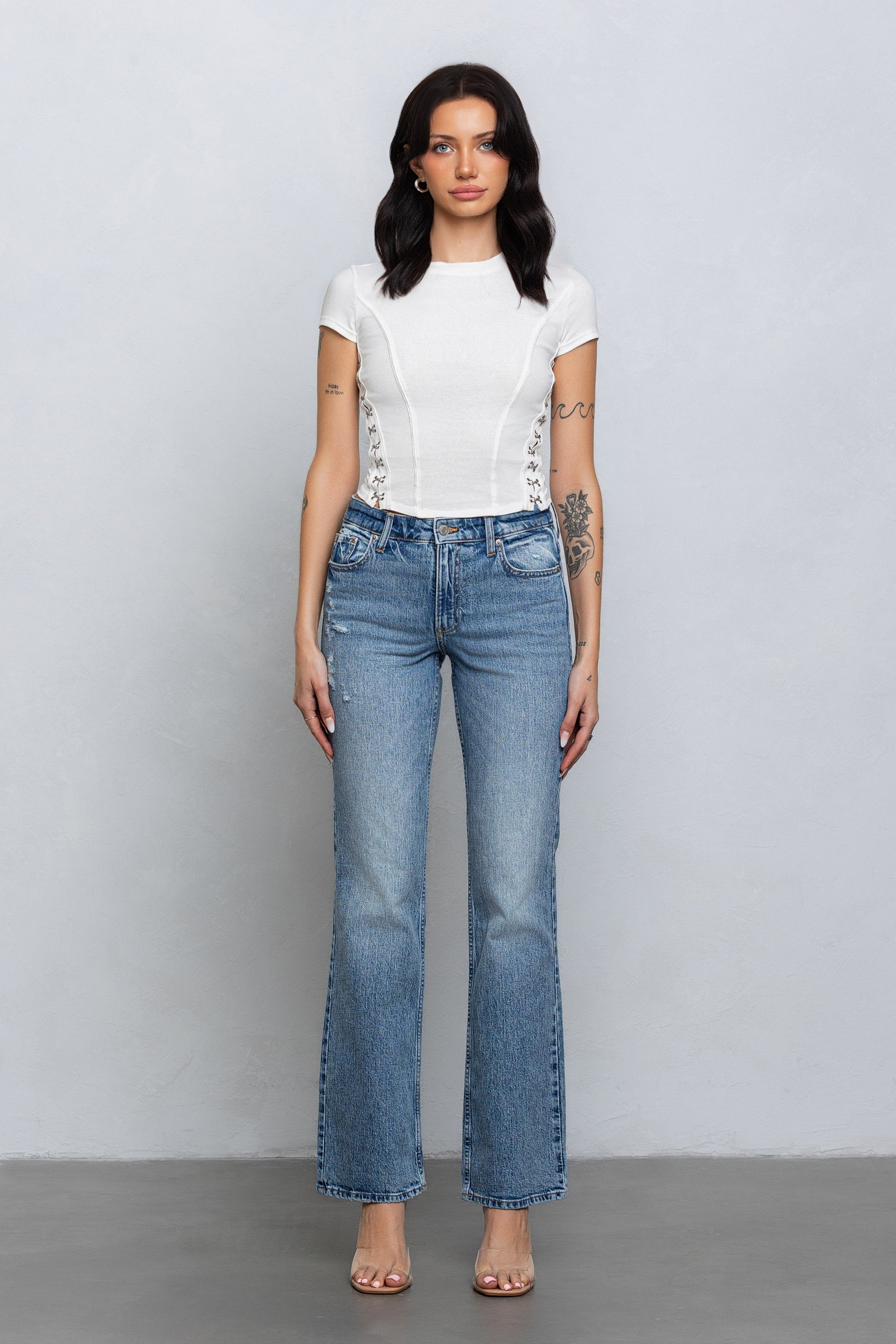 YVETTE RIBBED HOOK & EYE BABY TEE - WHITE