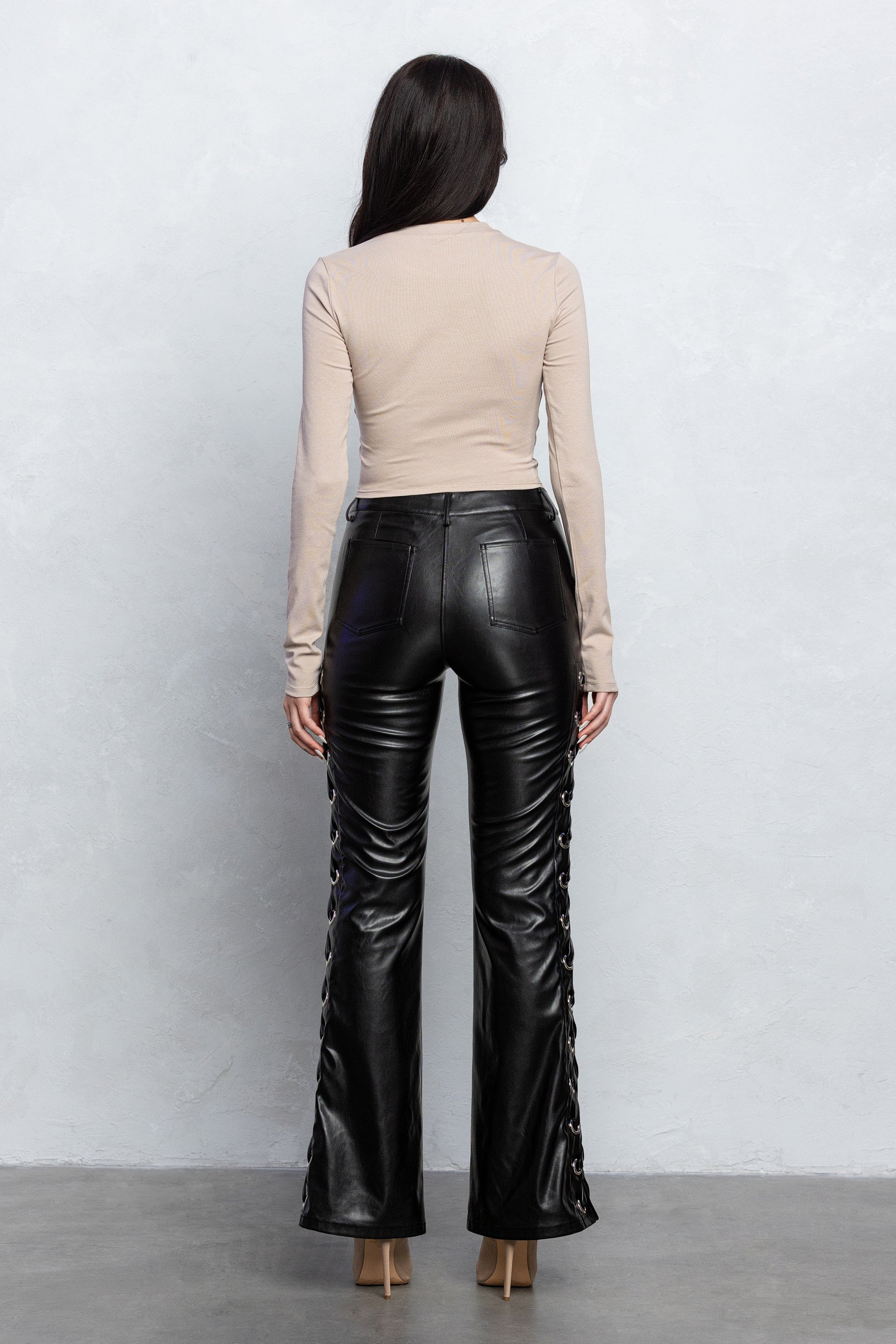 YVETTE RIBBED HOOK & EYE LONG SLEEVE TOP