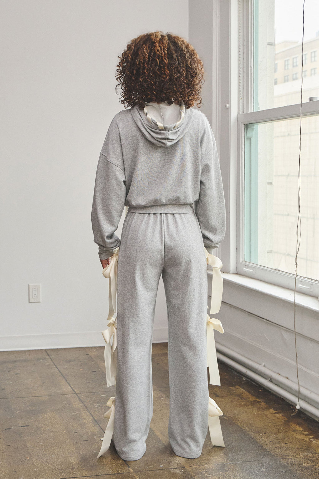 ASPEN BOW TIE WIDE SWEATPANTS - HEATHER GREY