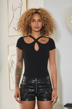 MADDOX KEYHOLE CUT OUT SHORT SLEEVE BODYSUIT - BLACK