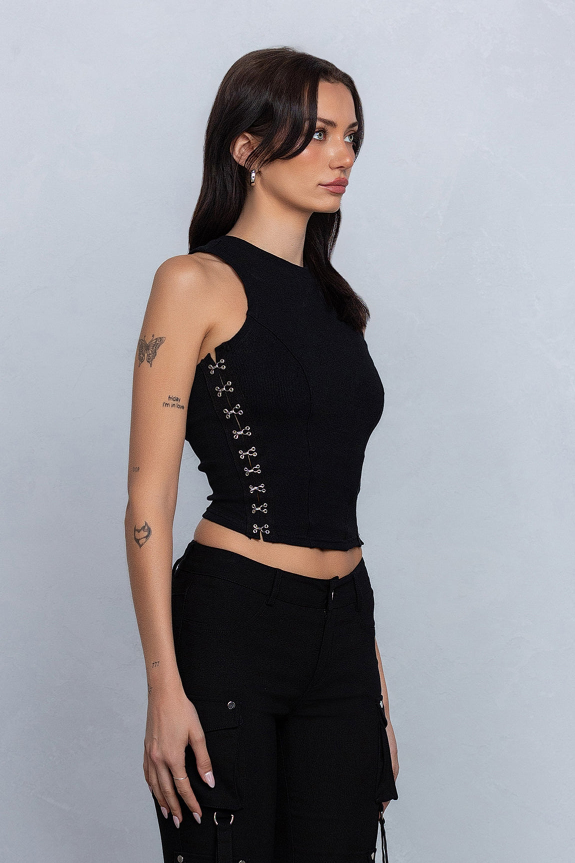 YVETTE RIBBED HOOK & EYE TANK - BLACK