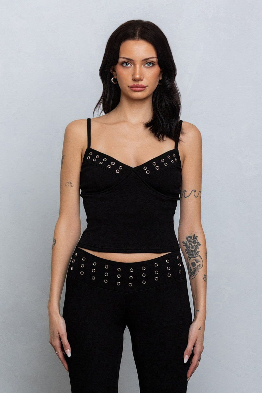 KENZIE V-NECK SLEEVELESS TANK