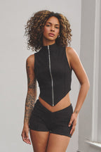 ALMA V-CUT WAISTLINE SLEEVELESS ZIP-UP TOP