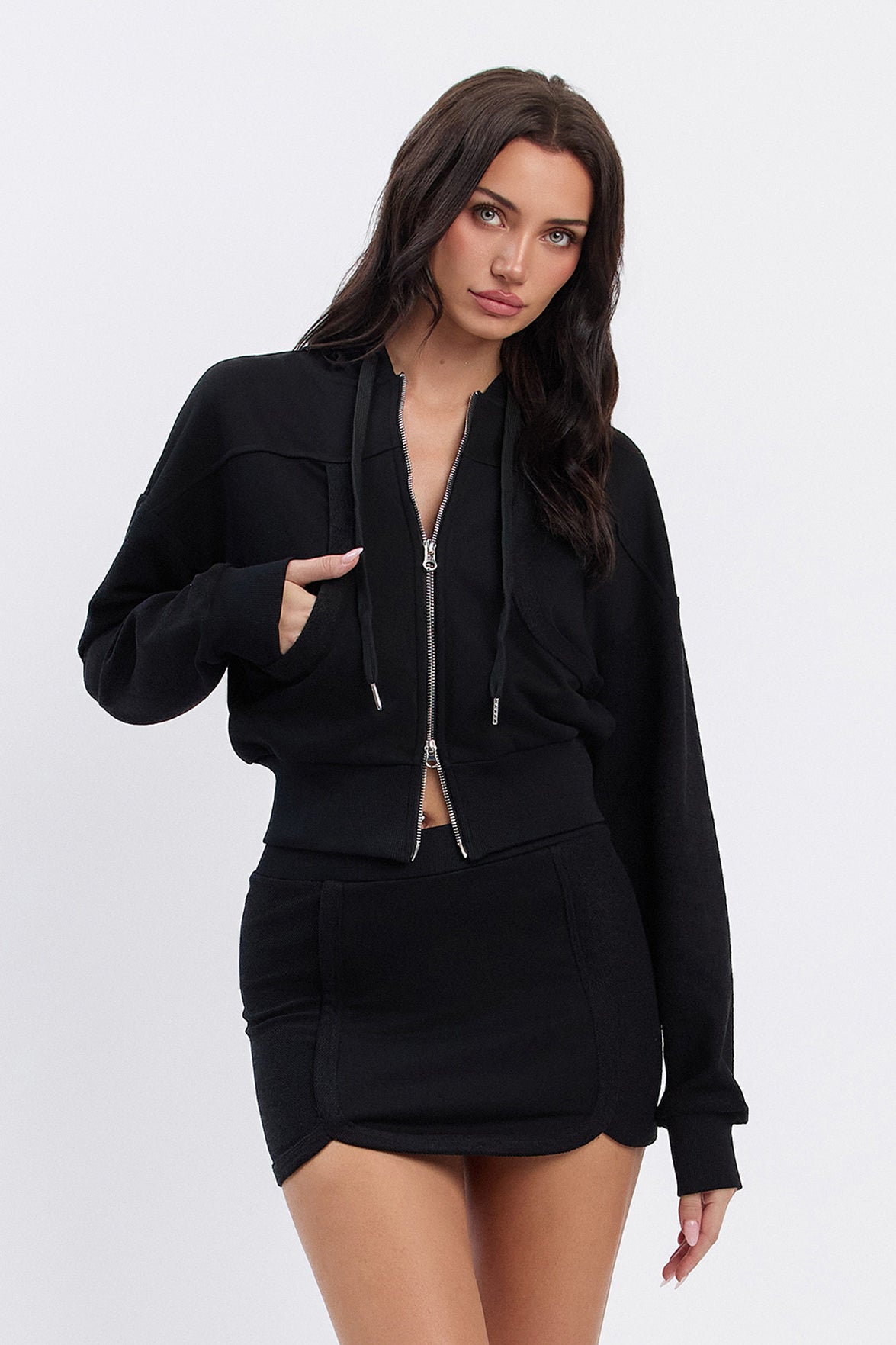 AMI CROPPED ZIP-UP HOODIE - BLACK